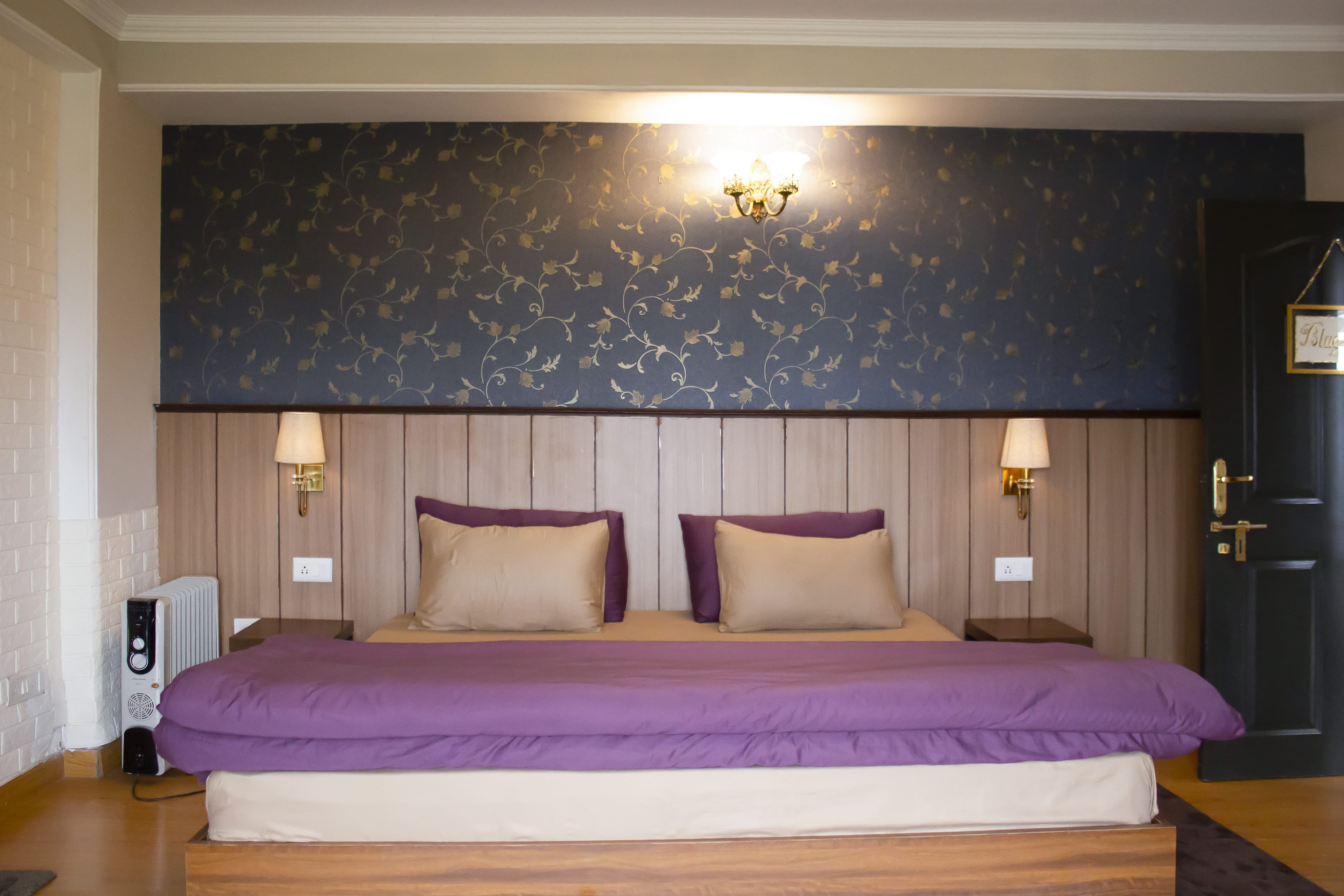 Blue Pine - room photo